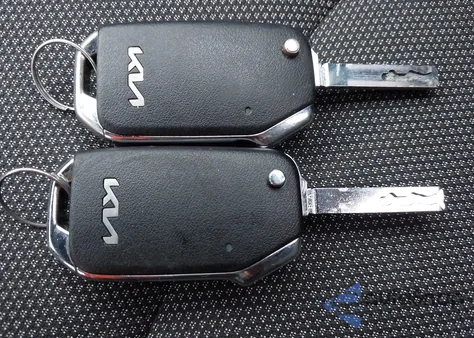 2022 Kia Forte Lxs z USA, uszkodzony, nr VIN 3KPF24AD9NE476730